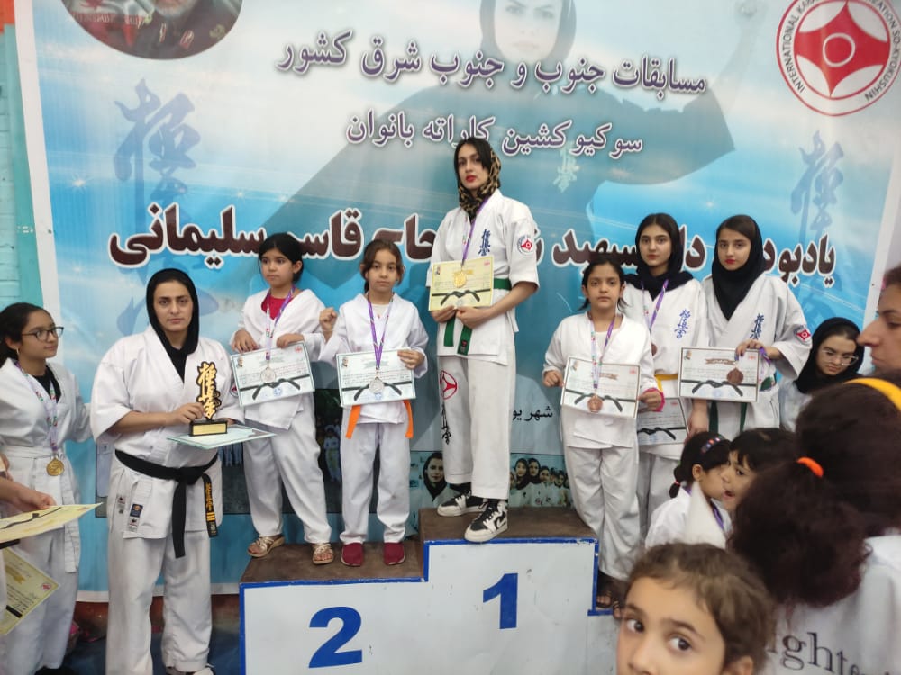 کسب رتبه های برتر دانش آموزان دبستان گل یاس در مسابقات ورزشی(یگانه سادات وزیری-حلیا حسن آبادی)