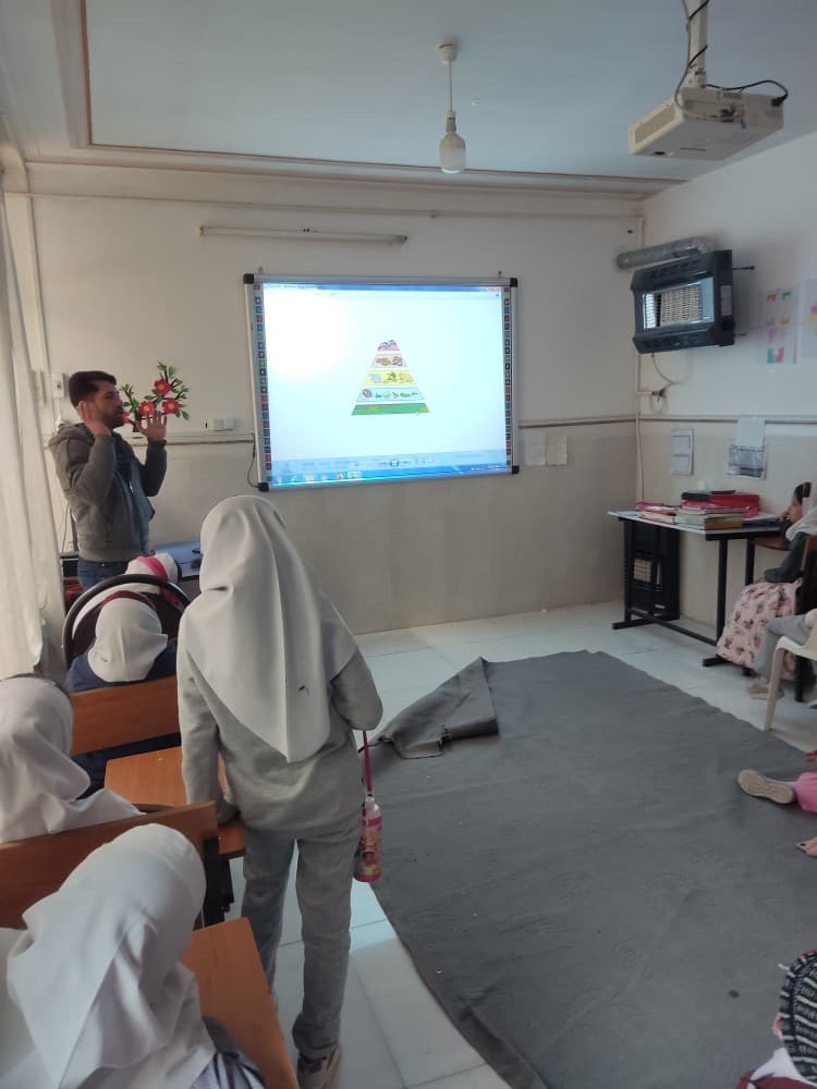 برگزاری کلاس های حفاظت از محیط زیست (مدرس :جناب آقای کریمیان)